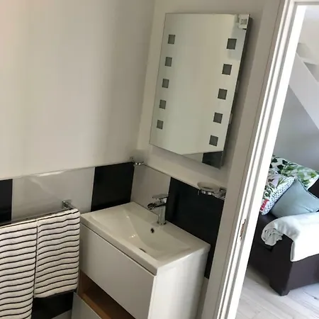 Apartment Cosy Garden Studio